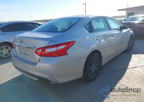 2016 Nissan Altima 2.5/2.5 S/2.5 Sl/2.5 Sr/2.5 Sv z USA, uszkodzony, nr VIN 1N4AL3AP0GN329745